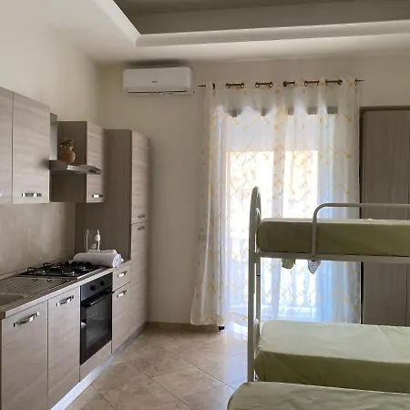Guest house Falu Centro Con Cucina E Bagno Privato Naples