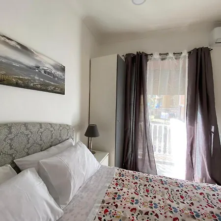 Guest house Falu Centro Con Cucina E Bagno Privato Naples